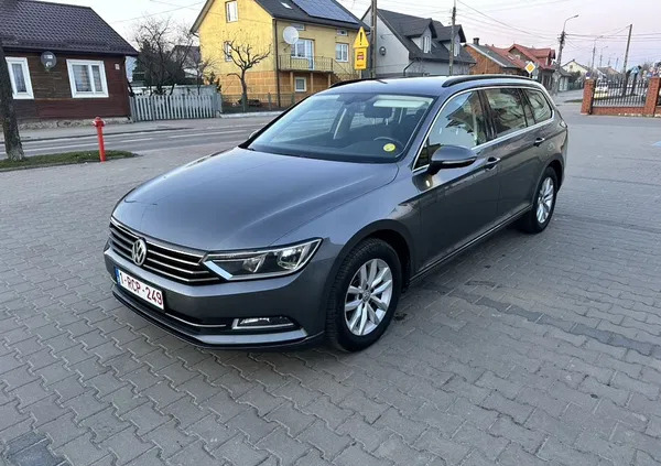 samochody osobowe Volkswagen Passat cena 49500 przebieg: 230000, rok produkcji 2016 z Brańsk